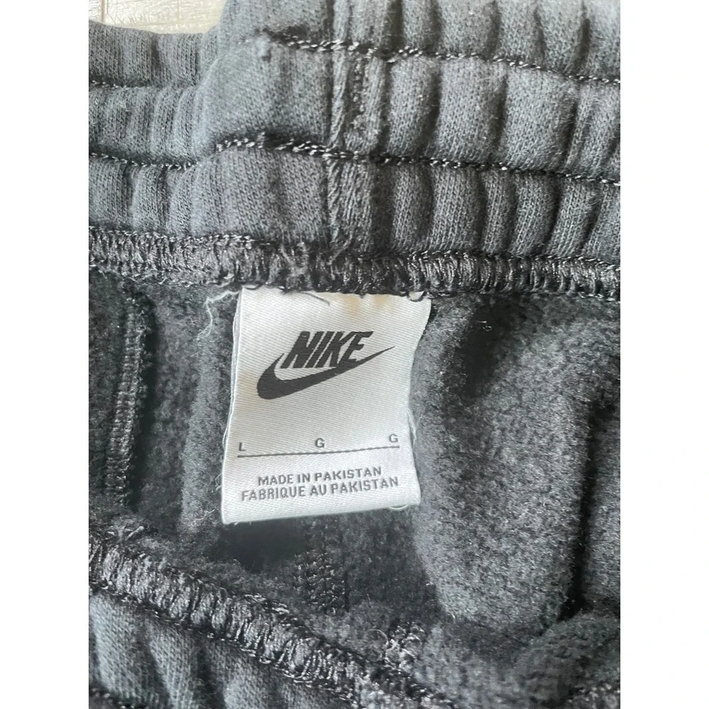 Nike Club Fleece Joggers Womens Large Black Sweatpants Cuffed